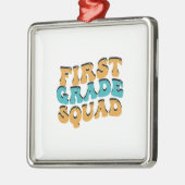 Erste Stufe Ornament Aus Metall (Links)