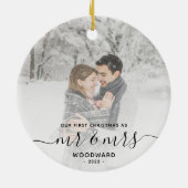 Erste Verheiratete Weihnachts Custom Foto Black Sc Keramik Ornament (Hinten)