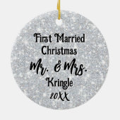 Erste Verheiratete Weihnachtsfeier Personalisierte Keramik Ornament (Hinten)