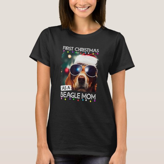 Erste Weihnachten als Beagle Mama T-Shirt (Vorderseite)