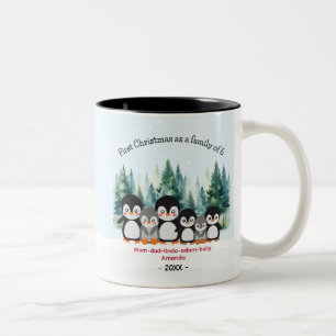 Erste Weihnachten als Familie von 6 Pinguinen Zweifarbige Tasse