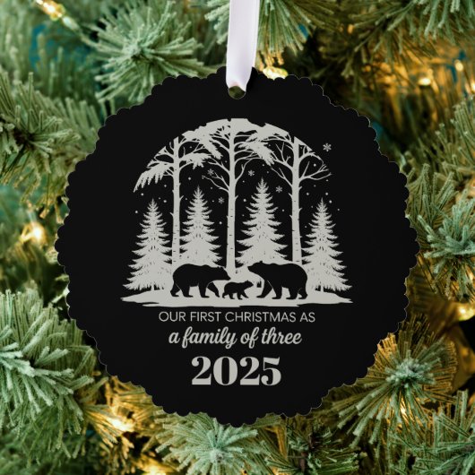 Erste Weihnachten als Familie von drei 2025 Custom Ornament Karte (Insitu (Baum))