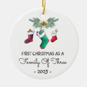 Erste Weihnachten als Familie von drei 2025 Keramik Ornament (Vorne)