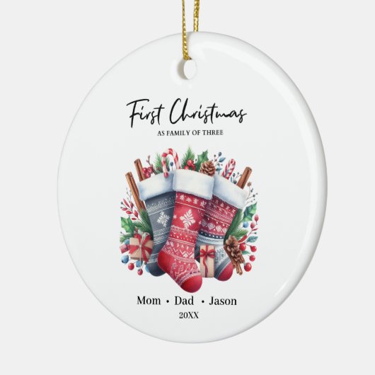 Erste Weihnachten als Familie von drei Strümpfen Keramik Ornament (Links)
