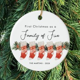Erste Weihnachten als Familie von fünf Strümpfen Keramik Ornament