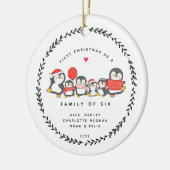 Erste Weihnachten als Familie von sechs Pinguinen Keramik Ornament (Links)