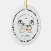 Erste Weihnachten als Familie von vier Pinguinen C Keramik Ornament (Rechts)