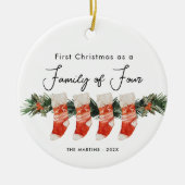 Erste Weihnachten als Familie von vier Strümpfen Keramik Ornament (Vorne)