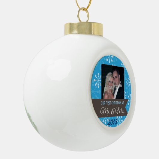 Erste Weihnachten als Herr & Mrs. Customizable Fot Keramik Kugel-Ornament (Links)
