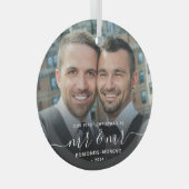 Erste Weihnachten als Herr und Herr Keepake Ornament Aus Glas (Vorderseite Rechts)