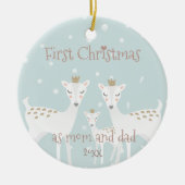 Erste Weihnachten als Mama und Vater - Niedliches  Keramik Ornament (Vorne)