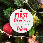 Erste Weihnachten als Mama weiß mit Foto Keramik Ornament<br><div class="desc">Dieser Weihnachtsbaumschmuck ist ideal,  um Ihre ersten Weihnachten als Mama zu feiern. Es steht "Erste Weihnachten als Mama" in einem modernen roten Schriftart auf weißem Hintergrund. Die andere Seite zeigt ein individualisierbares Bild des Babys mit Namen und Geburtsdatum. Für weitere Anpassungen oder andere passende Artikel,  kontaktieren Sie mich bitte.</div>