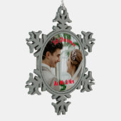 Erste Weihnachten als Mr. & Mrs. Foto Schneeflocken Zinn-Ornament (Links)