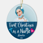 Erste Weihnachten als Nurse Custom Foto und Name Keramik Ornament (Links)