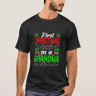 Erste Weihnachten als Oma Niedlichen Familie Xmas  T-Shirt