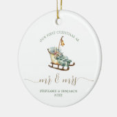 Erste Weihnachten Frau Wedding Sleigh Kariertes Fo Keramik Ornament (Links)