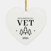 Erste Weihnachten im Veterinärdienst 2024 Keramik Ornament (Vorne)