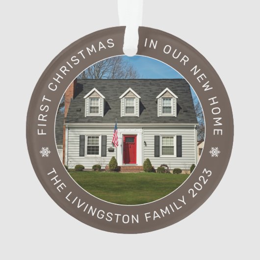 Erste Weihnachten in unserem neuen Zuhause Brown C Ornament (Rückseite)