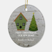 Erste Weihnachten in unserem neuen Zuhause-Holzhüt Keramikornament (Links)