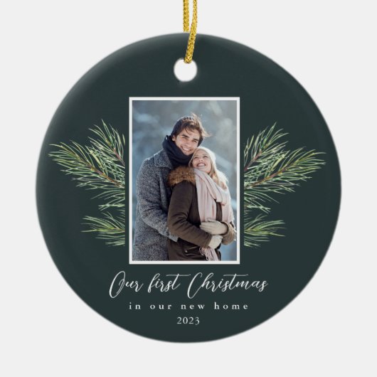 Erste Weihnachten in unserem neuen Zuhause Pine Br Keramik Ornament (Vorne)