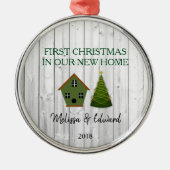Erste Weihnachten in unserem neuen Zuhause Shiplap Ornament Aus Metall (Vorne)
