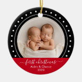 Erste Weihnachten Schwarz und Rot Punkte Keramik Ornament (Vorne)