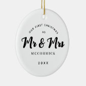 Erste Weihnachten Verheiratet Mr. and Mrs. Script Keramik Ornament (Rechts)