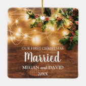 Erste Weihnachten verheiratet rustikales Holz und  Keramikornament (Rückseite)
