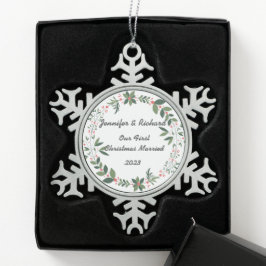 Erste Weihnachten Verheiratete bearbeitete Namen u Schneeflocken Zinn-Ornament
