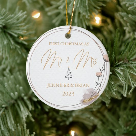 Erste Weihnachten Verheiratete Mr. and Mrs. Christ Keramik Ornament (Baum)