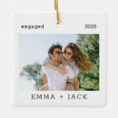 Erste Weihnachten Verlobt Modernes Minimalistische Keramikornament (Vorderseite)