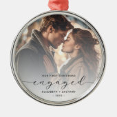 Erste Weihnachten Verlobte Custom Foto Grau Script Ornament Aus Metall (Vorne)