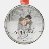Erste Weihnachten Verlobte Custom Foto Grau Script Ornament Aus Metall (Vorne)