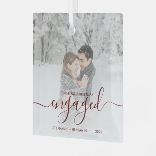 Erste Weihnachten Verlobtes benutzerdefiniertes Fo Ornament Aus Glas (Vorderseite links)