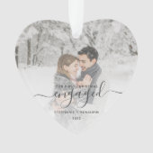 Erste Weihnachten Verlobtes Foto Grau Script Herz Ornament (Vorderseite)