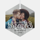 Erste Weihnachten Verlobtes Foto Imitate Wood Hexa Ornament Aus Glas (Rückseite)