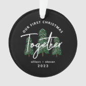 Erste Weihnachten zusammen 2023 Evergreen Paare Ornament (Vorderseite)