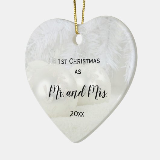 Erste Weihnachten zusammen Mr. & Mrs. | Winterhoch Keramik Ornament (Links)