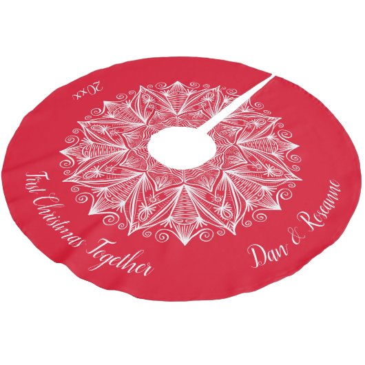 Erste Weihnachten Zusammen Snowflake Mandala Red Polyester Weihnachtsbaumdecke (Schrägansicht)