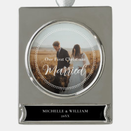 Erste Weihnachts-Verheiratete Script-Overlay-Foto Banner-Ornament Silber