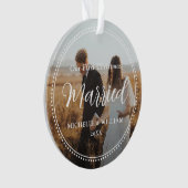 Erste Weihnachts-Verheiratete Script-Overlay-Foto Ornament (Vorderseite)