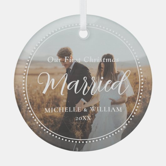 Erste Weihnachts-Verheiratete Script-Overlay-Foto Ornament Aus Glas (Vorderseite)