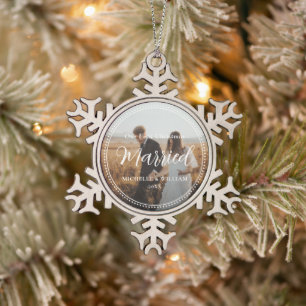 Erste Weihnachts-Verheiratete Script-Overlay-Foto Schneeflocken Zinn-Ornament
