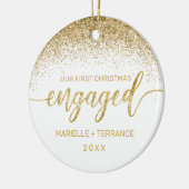 Erste Weihnachts-Verlobt-Gold-Glitzer-Script-Foto Keramik Ornament (Links)