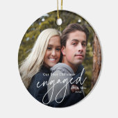 Erste Weihnachts Verlobt Handgeschriebenes Foto Keramik Ornament (Links)