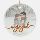 Erste Weihnachts Verlobte benutzerdefinierte Foto  Keramik Ornament (Hinten)