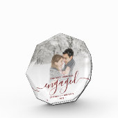 Erste Weihnachts Verlobtes Foto Burgundy Script (Links)