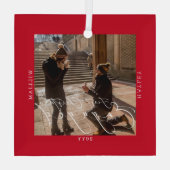 Erste Weihnachts Verlobtes Foto Red Ornament Aus Glas (Rückseite)