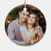 Erste Weihnachtsbezeichnung Mr. & Mrs. Keramik Ornament (Hinten)