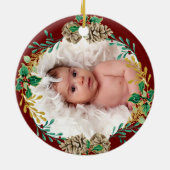 Erste Weihnachtseltern Holly Pine Cone Leaf Foto Keramik Ornament (Hinten)